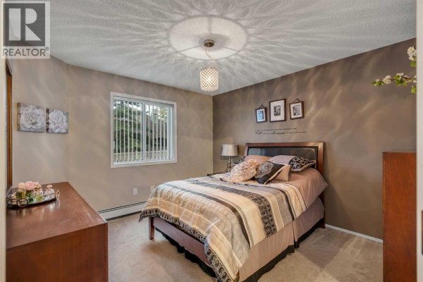 Living room - 215, 10 Sierra Morena Mews Sw, Calgary, AB T3H3K5 Photo 5