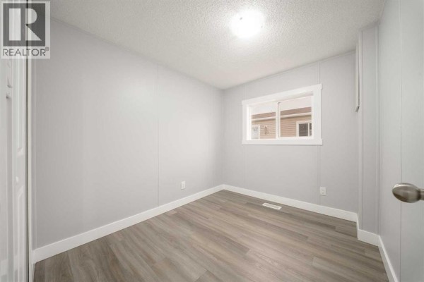 4pc Bathroom - 215, 6220 17 Avenue, Calgary, AB T2A0W6 Photo 5