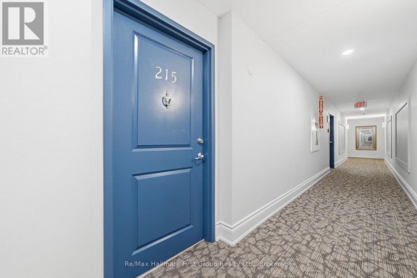 Living room - 215 - 145 Third Street, Cobourg, ON K9A5X1 Photo 3