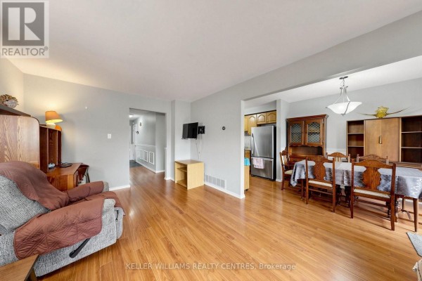 Bedroom 2 - 215 - 215 Baronwood Court, Brampton, ON L6V3H9 Photo 5