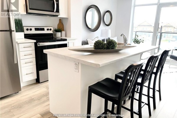 Great room - 215 - 460 Dundas Street E, Hamilton, ON L8B2A5 Photo 3