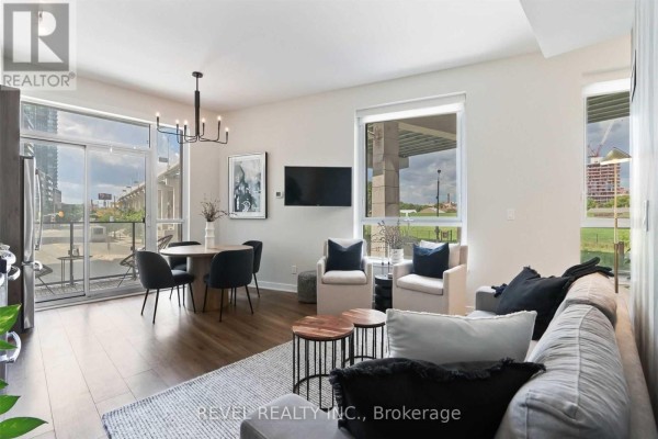 Primary Bedroom - 215 - 50 Bruyeres Mews, Toronto, ON M5V0H8 Photo 4