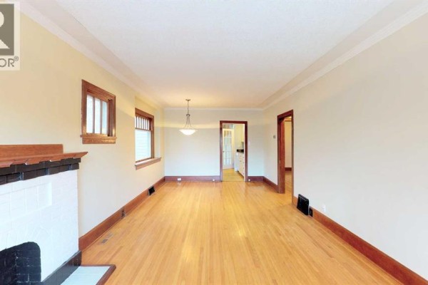 215 10 Avenue Ne, Calgary, AB, photo 3