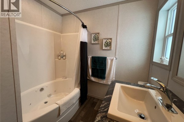 4pc Bathroom - 215 1st Street W, Meota, SK S0M1X0 Photo 4