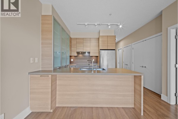 215 3606 Aldercrest Drive, North Vancouver, BC V7G0A3 Photo 5