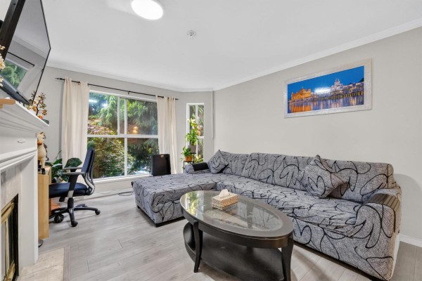 215 7151 121 Street, Surrey, BC V3W0E7 Photo 4