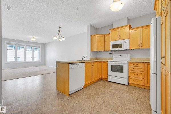 #215 9820 165 St Nw, Edmonton