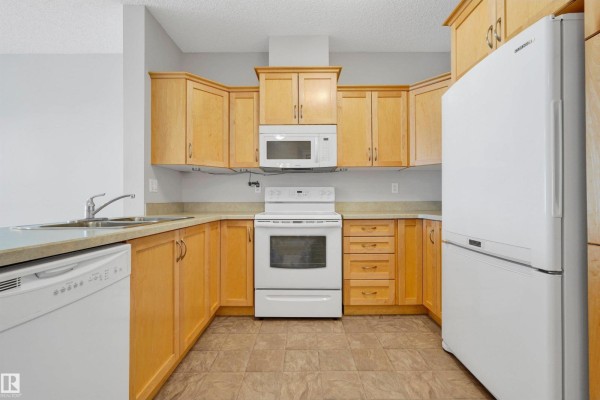 #215 9820 165 St Nw, Edmonton, AB T5P0N3 Photo 4