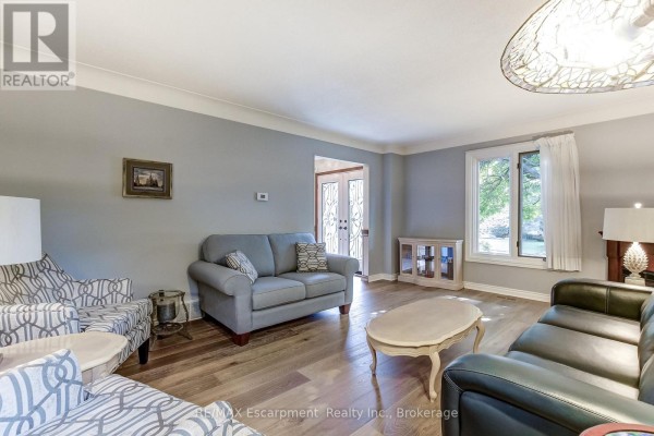 Utility room - 215 Briar Hill Crescent, Hamilton, ON L9G3M9 Photo 4
