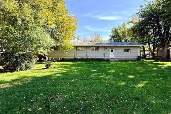 Primary Bedroom - 215 Broadway Street S, Deloraine, MB R0M0M0 Photo 5