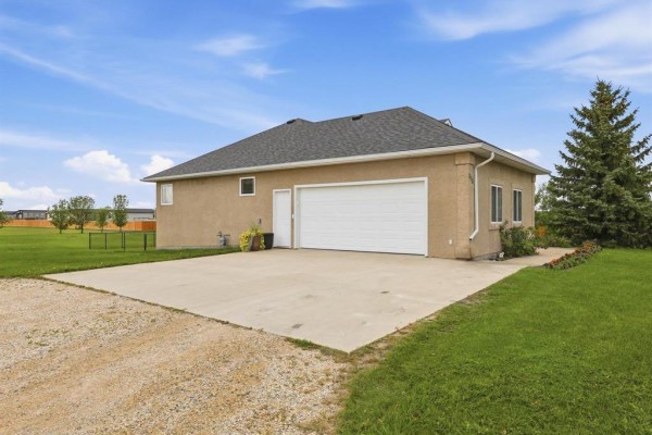 Laundry room - 215 Centre Street N, Mitchell, MB R5G1G8 Photo 5