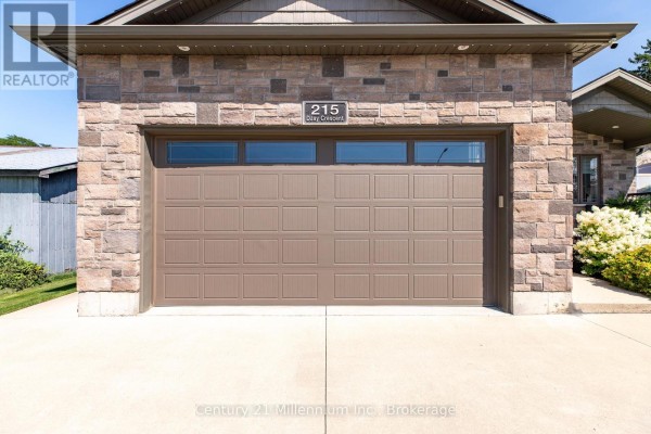 215 Djay Crescent, West Grey, ON N0G1R0 Photo 4