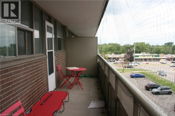 Kitchen - 215 Glenridge Avenue Unit# 406, St  Catharines, ON L2R3G7 Photo 5