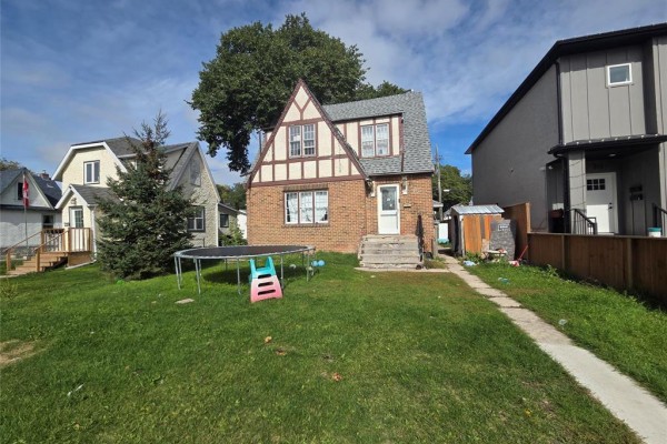 215 Hartford Avenue, Winnipeg
