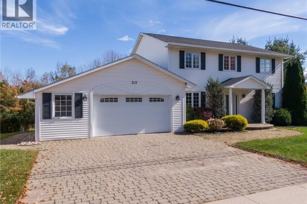 Office - 215 Kimble Drive, Fredericton, NB E3B6Y1 Photo 2