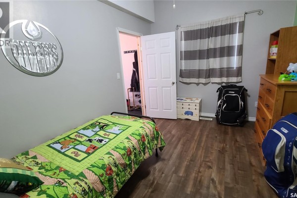 Bedroom - 215 Mergens Street, Weyburn, SK S4H1R4 Photo 5