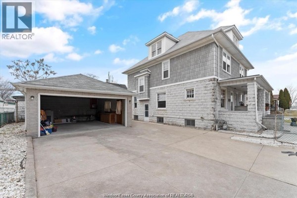 215 Pierre Avenue, Windsor