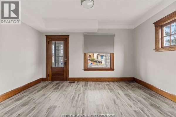 4pc Bathroom - 215 Pierre Avenue, Windsor, ON N9A2J6 Photo 4