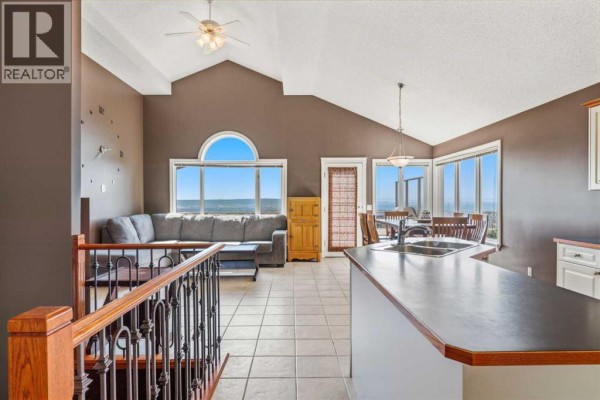 Dining room - 215 Rocky Ridge Drive Nw, Calgary, AB T3G4M1 Photo 5