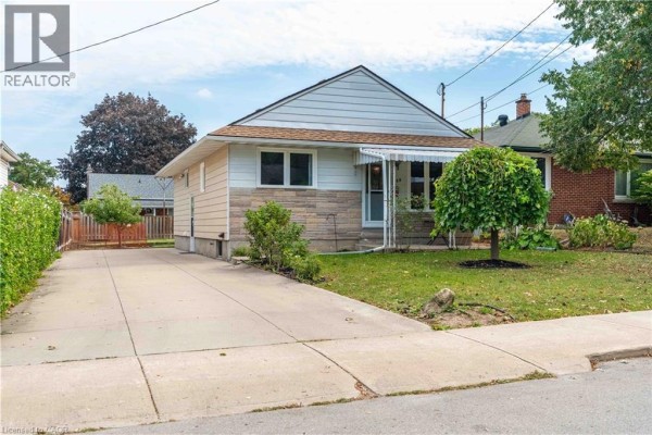 Recreation room - 215 Rosedale Avenue, Hamilton, ON L8K4N6 Photo 2