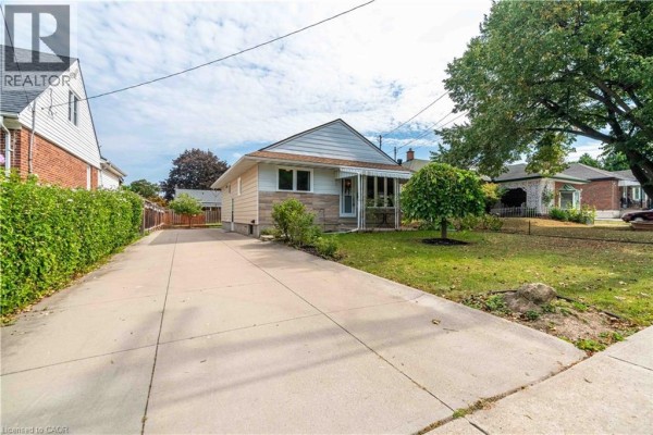 3pc Bathroom - 215 Rosedale Avenue, Hamilton, ON L8K4N6 Photo 3