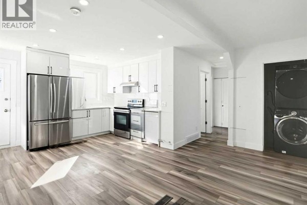 4pc Bathroom - 215 Rundlecairn Road Ne, Calgary, AB T1Y2X8 Photo 4