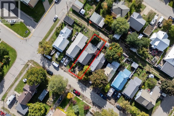4pc Bathroom - 215 Sixth Street E, Revelstoke, BC V0E2S0 Photo 3