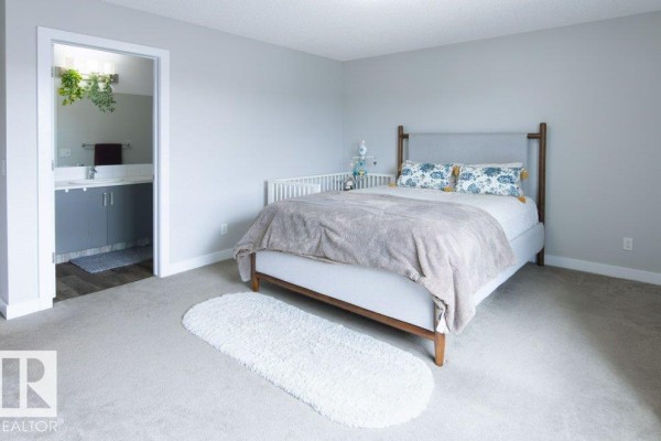 Kitchen - 215 Southfork Dr, Leduc, AB T9E1G3 Photo 3
