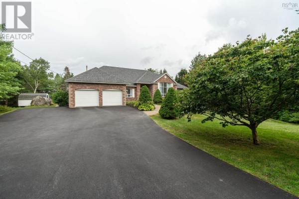 Living room - 215 Westwood Boulevard, Tantallon, NS B3Z1N1 Photo 2