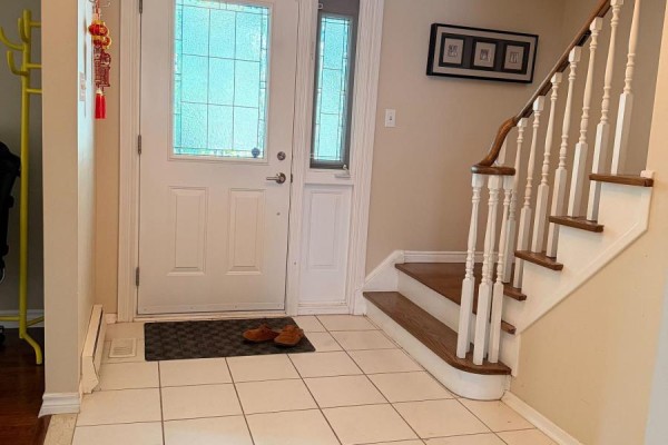 2150 Herridge Drive, Mississauga, ON L5K1N6 Photo 3