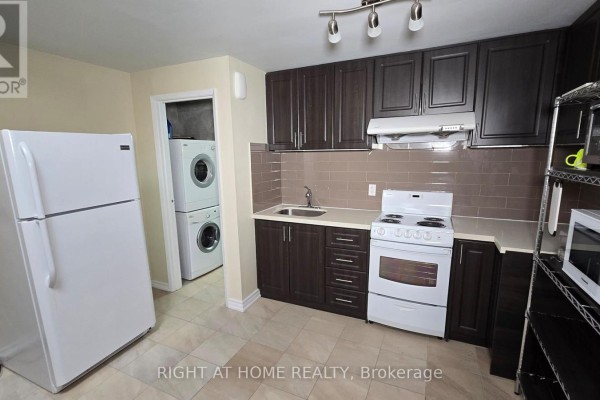2150 Yonge Street, Toronto, ON M4S2A8 Photo 5
