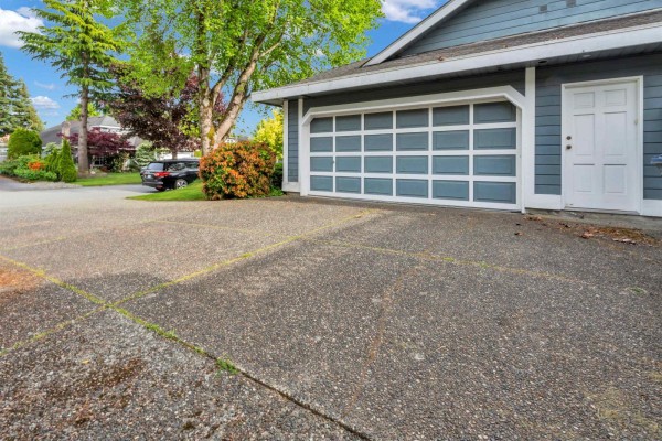 2151 148a Street, Surrey, BC V4A8L7 Photo 3