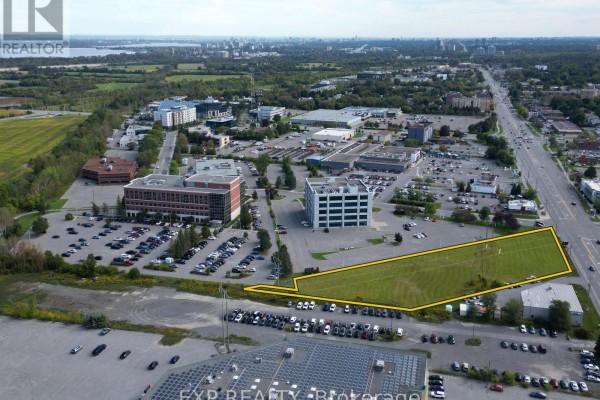2151 Robertson Road, Ottawa, ON K2H5Z2 Photo 2