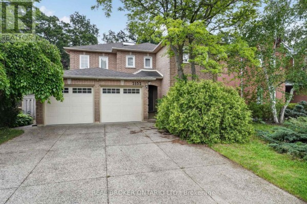 2152 Grand Ravine Drive, Oakville, ON, photo 2