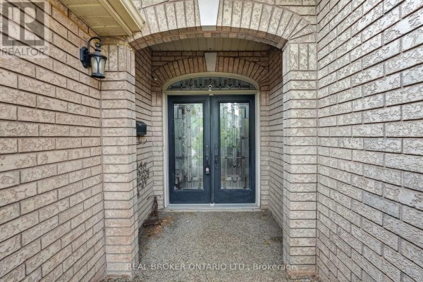 2152 Grand Ravine Drive, Oakville, ON, photo 3