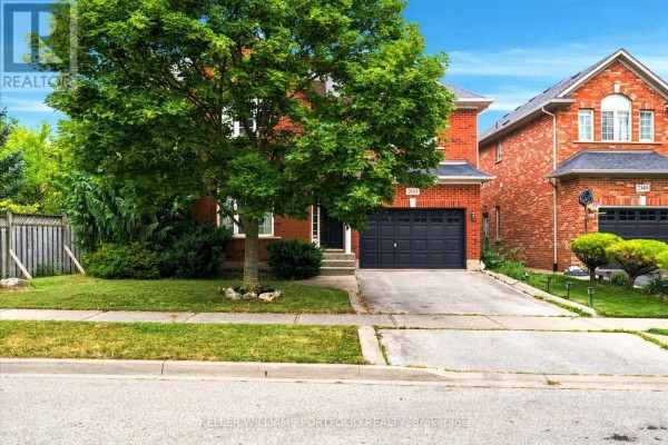 2153 Meadowglen Drive, Oakville, ON, photo 2