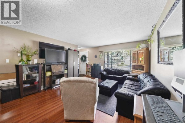 21532 Mayo Place, Maple Ridge, BC V2X2K9 Photo 5