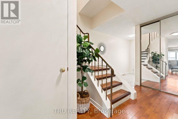 2154 Orient Park Drive, Ottawa, ON K1B4V9 Photo 4