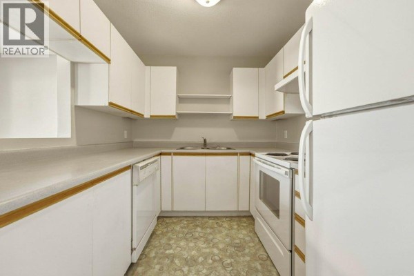 Kitchen - 2156 Bessette Street Unit# 7, Lumby, BC V0E2G0 Photo 4