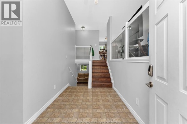 Laundry room - 2156 Dominion Boulevard, Windsor, ON N9B3H9 Photo 2