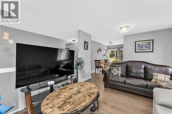 Eating area - 2156 Dominion Boulevard, Windsor, ON N9B3H9 Photo 5