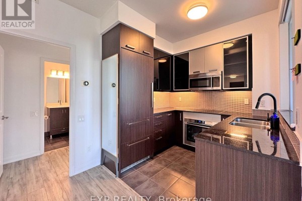 Kitchen - 216 - 5168 Yonge Street, Toronto, ON M2N0G1 Photo 4