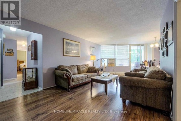 Bedroom 2 - 216 - 60 Pavane Linkway, Toronto, ON M3C1A1 Photo 2