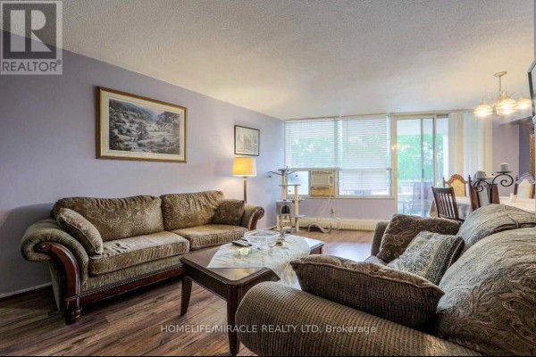 Bedroom 3 - 216 - 60 Pavane Linkway, Toronto, ON M3C1A1 Photo 3