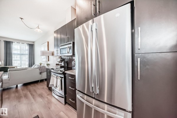 Kitchen - #216 10531 117 St Nw, Edmonton, AB T5H0A8 Photo 3