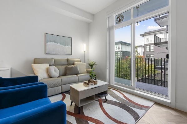216 13933 105 Boulevard, Surrey, BC V3T0R6 Photo 2