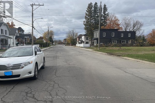 216-218 Nelson Street E, Hawkesbury, ON K6A1L9 Photo 5