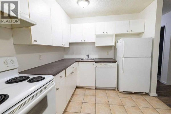 216 Doverglen Crescent Se, Calgary, AB, photo 3