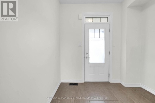 Bedroom 2 - 216 Explorer Way, Thorold, ON L2V0K2 Photo 5