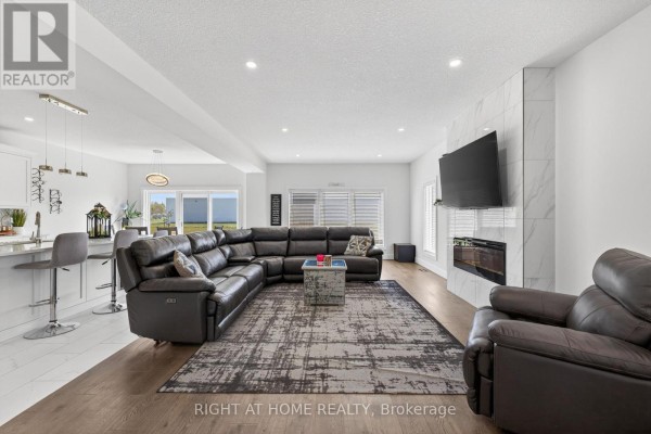 216 Greene Street, South Huron, ON N0M1S3 Photo 2